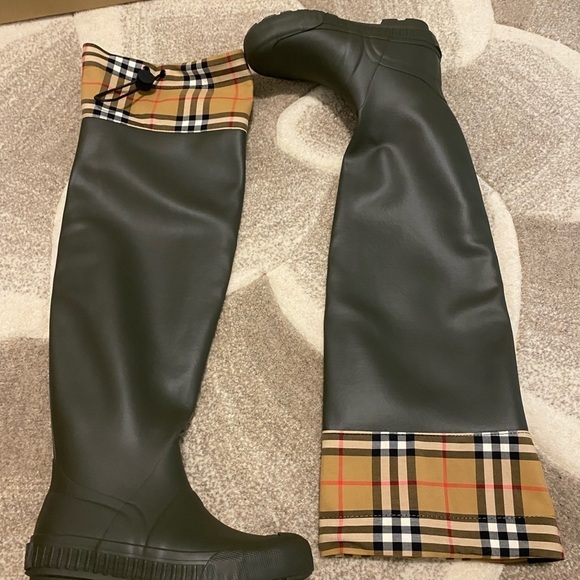 Burberry Olive Knee-High Nova Check Rain Boot - Picture 8 of 13